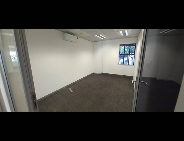 378M² OFFICE TO LET IN BRYANSTON